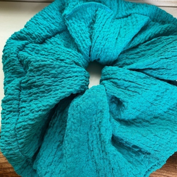 Anthropologie Large Turquoise Textured Scrunchie - Picture 2 of 3